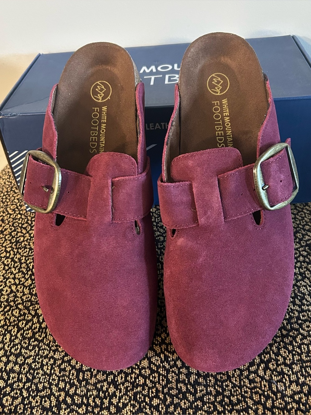 NEW White Mountain Women's 10 Burgundy Suede Slip-On Clog